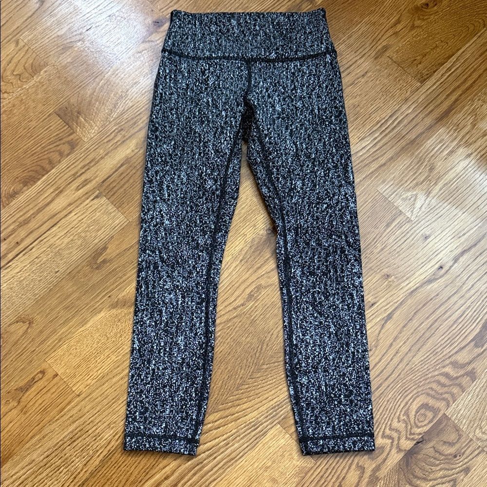Lululemon High-Rise Black White Speckled Leggings Size 4 Performance Yoga Pants